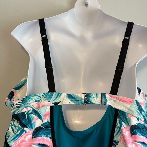 Torrid Slim Fix Underwire Piping One Piece Swimsuit 5 D/DD - Picture 10 of 13